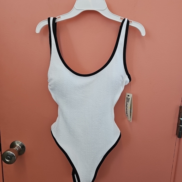No Boundaries Other - NWT No Boundaries Women's Size XXS(00) One Piece Swimsuit Vivid White Black Trim